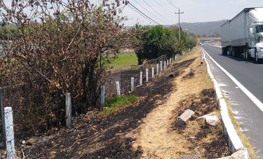 VENDO EXCELENTE TERRENO  A PIE DE CARRETERA EN IXTACUIXTLA