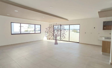 CASA EN RENTA EN CAÑADAS DEL LAGO NUEVA, 4 RECS. 4 BAÑOS, JARDIN, ESPACIOS AMPLIOS Y CONFORTABLES