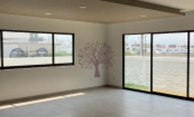 CASA EN RENTA EN CAÑADAS DEL LAGO NUEVA, 4 RECS. 4 BAÑOS, JARDIN, ESPACIOS AMPLIOS Y CONFORTABLES