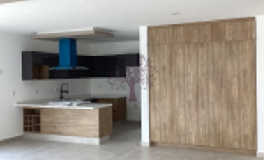 CASA EN RENTA EN CAÑADAS DEL LAGO NUEVA, 4 RECS. 4 BAÑOS, JARDIN, ESPACIOS AMPLIOS Y CONFORTABLES