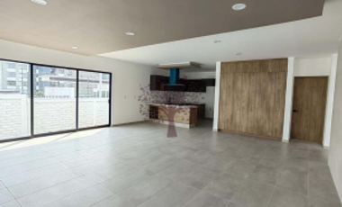 CASA EN RENTA EN CAÑADAS DEL LAGO NUEVA, 4 RECS. 4 BAÑOS, JARDIN, ESPACIOS AMPLIOS Y CONFORTABLES