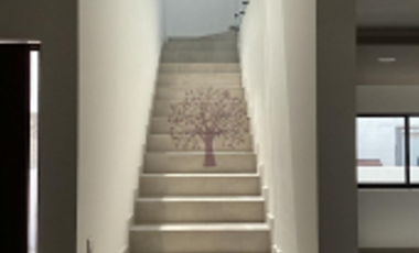 CASA EN RENTA EN CAÑADAS DEL LAGO NUEVA, 4 RECS. 4 BAÑOS, JARDIN, ESPACIOS AMPLIOS Y CONFORTABLES