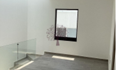 CASA EN RENTA EN CAÑADAS DEL LAGO NUEVA, 4 RECS. 4 BAÑOS, JARDIN, ESPACIOS AMPLIOS Y CONFORTABLES