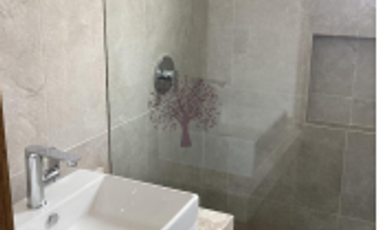 CASA EN RENTA EN CAÑADAS DEL LAGO NUEVA, 4 RECS. 4 BAÑOS, JARDIN, ESPACIOS AMPLIOS Y CONFORTABLES