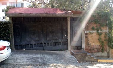 CASA EN LOMAS DE TZOMPANTLE