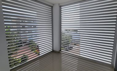 En alquiler amplio y lujoso departamento amoblado, Isla Mocoli, via a Samborondon