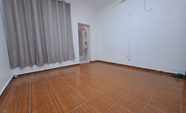 ALQUILO OFICINA EN SEGUNDO PISO EN AV. SAN MARTIN