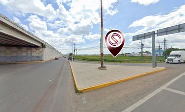 Macrolote Comercial en zona industrial, en venta, a un lado del Aeropuerto de Querétaro.