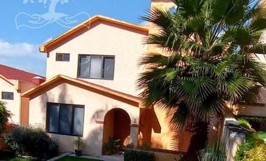 HERMOSA CASA EN PRIVADA EN PASEOS DEL BOSQUE
