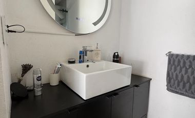 DEPARTAMENTO CON CUARTO DE SERVICIO, BODEGA, JARDÍN, LAVANDERIA,  2 ESTACIONAMIENTOS