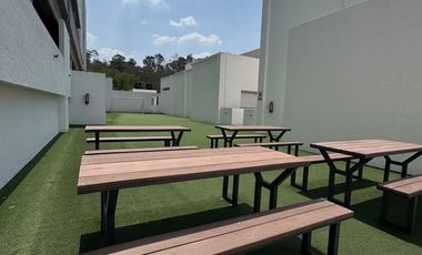 DEPARTAMENTO CON CUARTO DE SERVICIO, BODEGA, JARDÍN, LAVANDERIA,  2 ESTACIONAMIENTOS