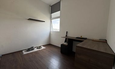 DEPARTAMENTO CON CUARTO DE SERVICIO, BODEGA, JARDÍN, LAVANDERIA,  2 ESTACIONAMIENTOS