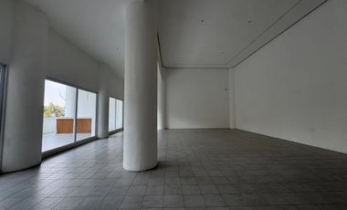 DEPARTAMENTO CON CUARTO DE SERVICIO, BODEGA, JARDÍN, LAVANDERIA,  2 ESTACIONAMIENTOS