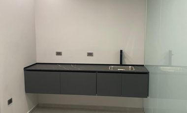 se renta consultorio nuevo para área de la salud.