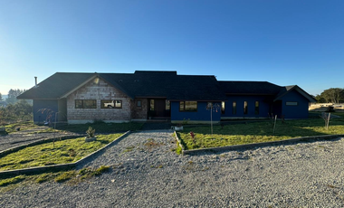 Excepcional Casa de 300m2 en Parcela de 5000m2, Puerto Varas