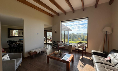 Excepcional Casa de 300m2 en Parcela de 5000m2, Puerto Varas