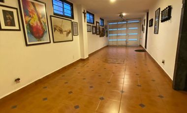 Casa en Esquina Col. La Paz, Ideal para negocio.