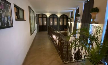 Casa en Esquina Col. La Paz, Ideal para negocio.