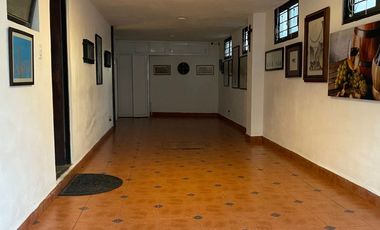 Casa en Esquina Col. La Paz, Ideal para negocio.