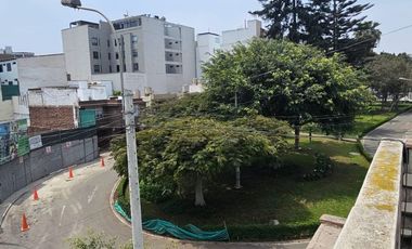 VENDO CASA EN BARRANCO CON MIRAFLORES PARQUE GONZALES PRADA PRECIO FINAL $280,000 FIJO