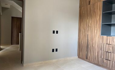 Preciosa casa de 3 niveles en renta en Villa Carriedo, zona de Lomas del Campanario Norte, Querétaro