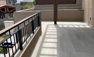 Preciosa casa de 3 niveles en renta en Villa Carriedo, zona de Lomas del Campanario Norte, Querétaro