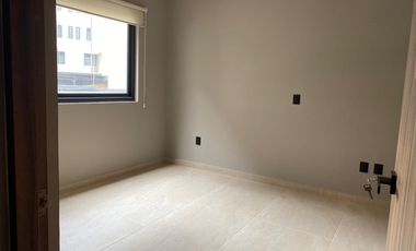 Preciosa casa de 3 niveles en renta en Villa Carriedo, zona de Lomas del Campanario Norte, Querétaro