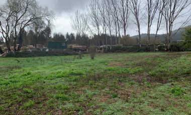 PARCELA CON CASA A ORILLA DE LAGO RAPEL