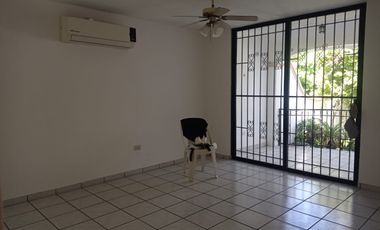Casas en renta Culiacan sobre avenida transitada, oficinas, consultorios