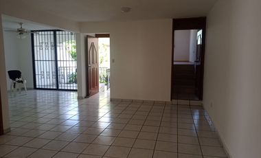 Casas en renta Culiacan sobre avenida transitada, oficinas, consultorios