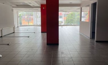 EN RENTA ESPACIO PARA OFICINA O LOCAL COMERCIAL 274 MTS. SOBRE AVENIDA EN CUERNAVACA, MORELOS.