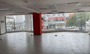 EN RENTA ESPACIO PARA OFICINA O LOCAL COMERCIAL 274 MTS. SOBRE AVENIDA EN CUERNAVACA, MORELOS.