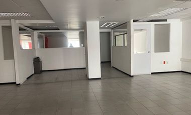 EN RENTA ESPACIO PARA OFICINA O LOCAL COMERCIAL 274 MTS. SOBRE AVENIDA EN CUERNAVACA, MORELOS.