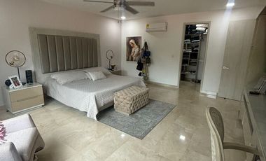 ¡Descubre esta obra maestra arquitectónica! Venta casa dúplex en Villa Santos