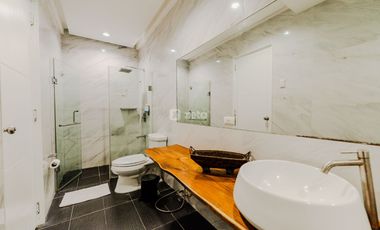 One Manalo Hotel
