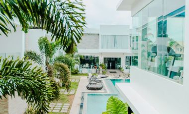 One Manalo Hotel