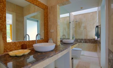Charming Two-Bedroom House with Sea View & Beach Access – Foreign Ownership
