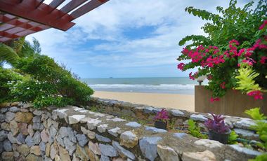 Charming Two-Bedroom House with Sea View & Beach Access – Foreign Ownership