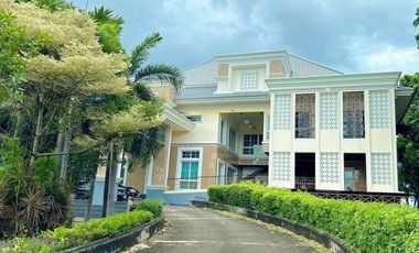 Luxury House with Land for Sale, Near Central Nakhon Pathom Fully furnished with built-in furniture.   ZT494