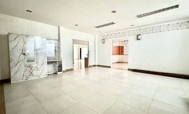 Luxury House with Land for Sale, Near Central Nakhon Pathom Fully furnished with built-in furniture.   ZT494