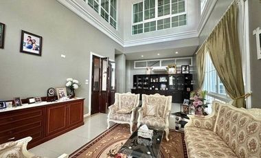 Luxury House with Land for Sale, Near Central Nakhon Pathom Fully furnished with built-in furniture.   ZT494