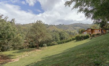 AMPLIO LOTE EN SABANETA CERCA A LA NATURALEZA Y LA CIUDAD