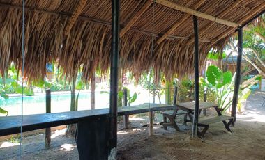SE VENDE HOTEL A 300 MTS DE LA PLAYA EN PALOMINO COLOMBIA