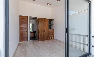 CASA EN VENTA EN PARAISO COUNTRY CLUB A 5 MINUTOS DE BURGOS