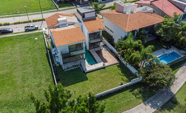 CASA EN VENTA EN PARAISO COUNTRY CLUB A 5 MINUTOS DE BURGOS