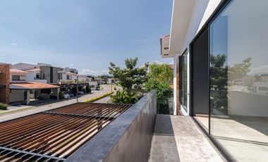 CASA EN VENTA EN PARAISO COUNTRY CLUB A 5 MINUTOS DE BURGOS