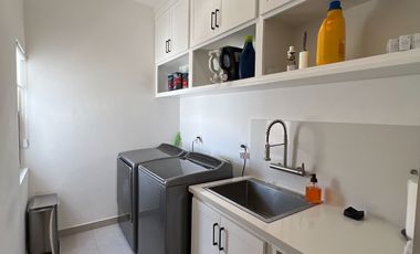 Vendo Casa en Sonora la Ciudad de Hermosillo en  Fracc. Rivello al poniente de la ciudada.