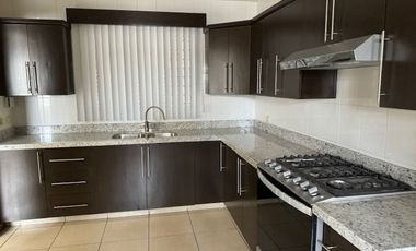 CASA EN RENTA EN BOSQUES DE LAS CUMBRES