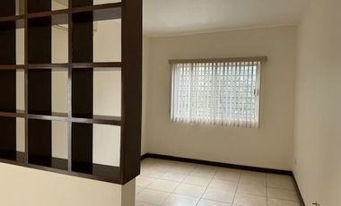 CASA EN RENTA EN BOSQUES DE LAS CUMBRES