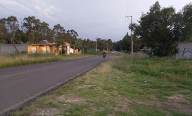 Terreno en Venta Con Servicios, a 30 metros de Avenida Principal.